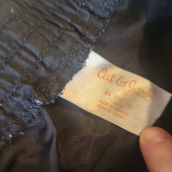 Cat and Jack shorts - Picture 2 of 2